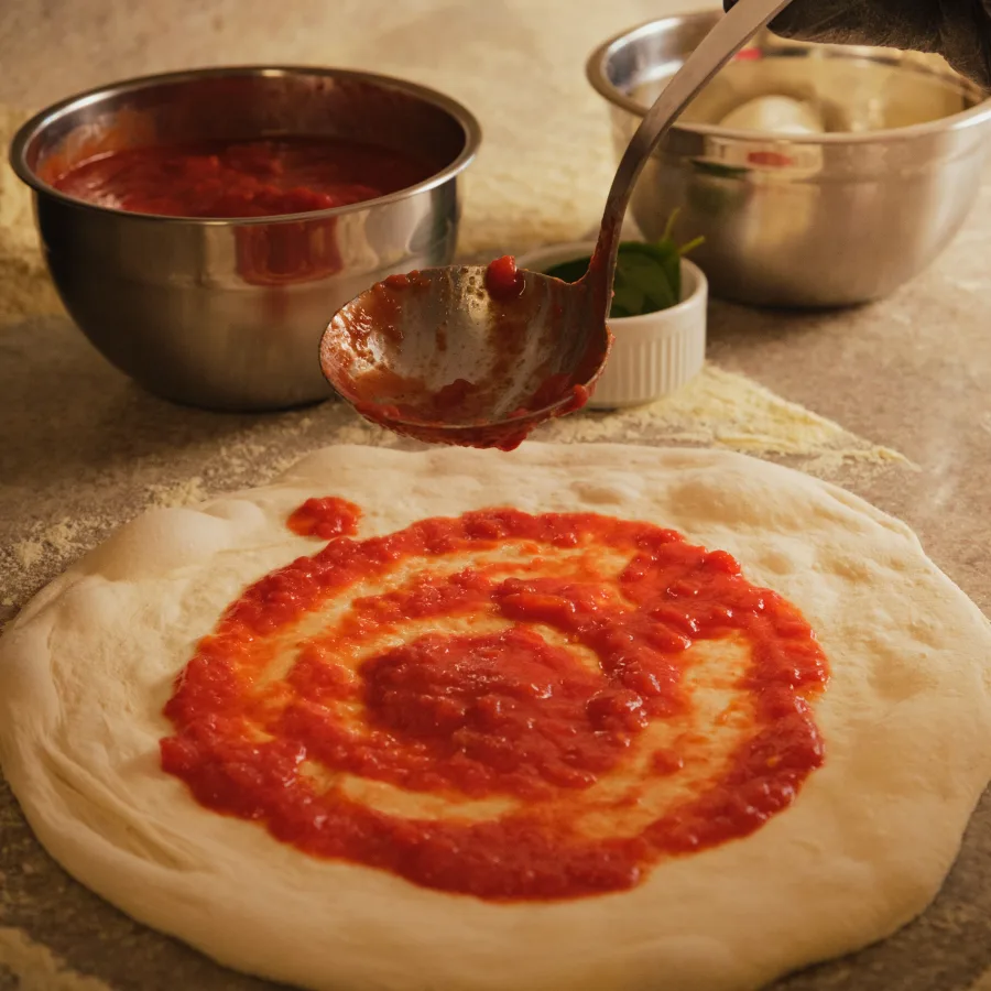 Forno a lenha aceso da Otto e Mezzo